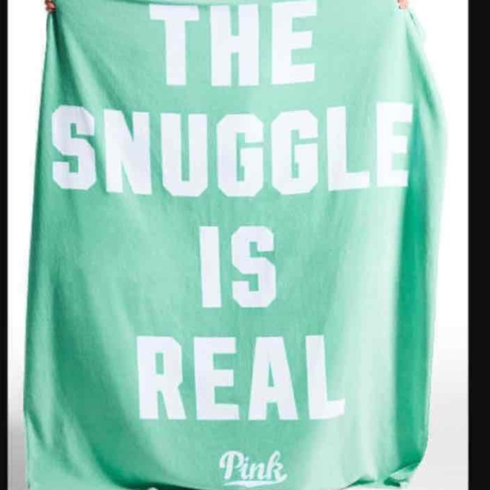 VS Pink Sherpa Snuggle is Real new